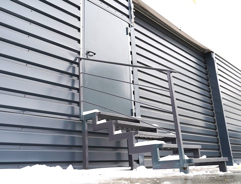 Швидкомонтовані будівлі: розширення площі основного складу всього за 2,5 місяці