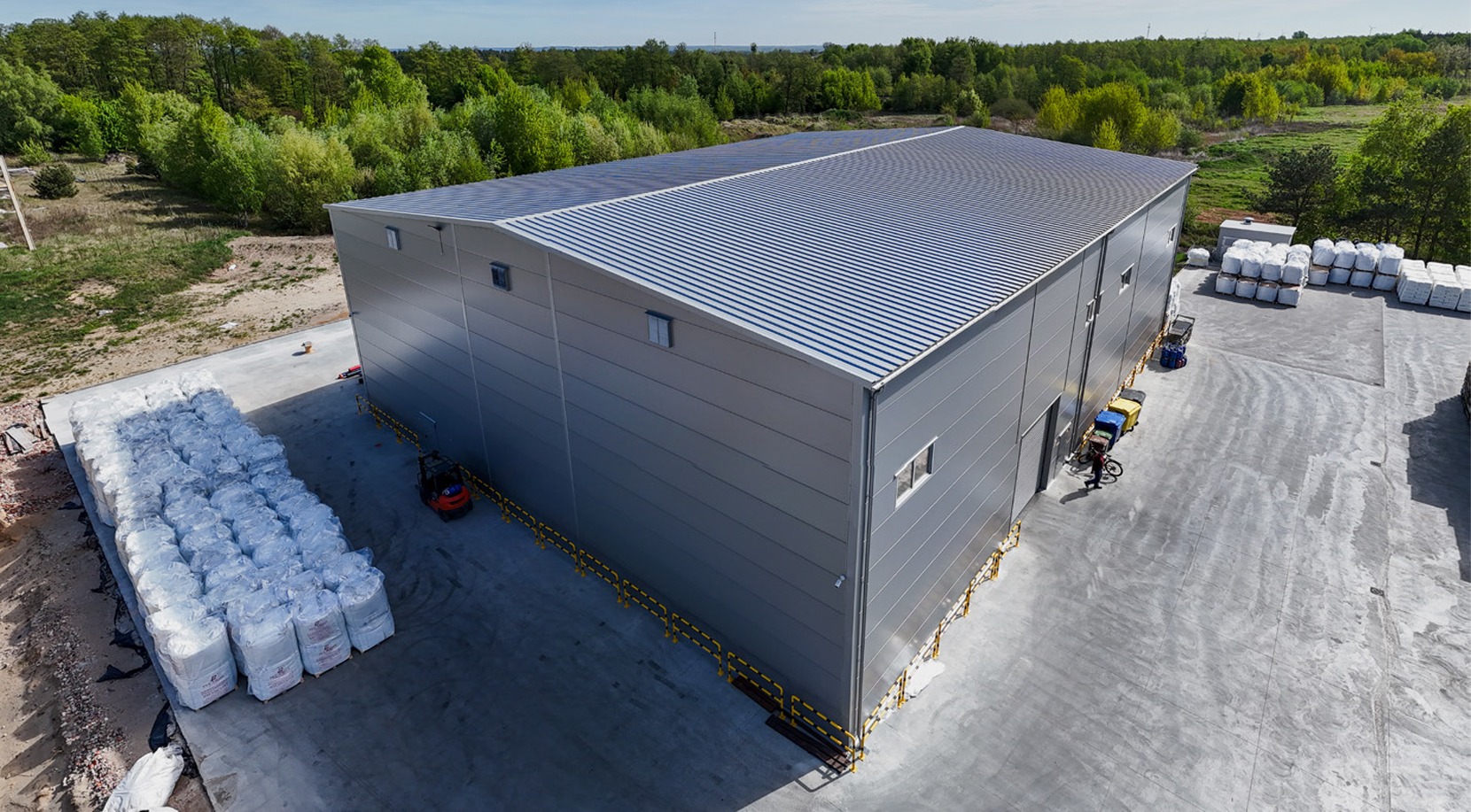 Швидкомонтована сталева споруда для виробництва PET-преформ у Польщі